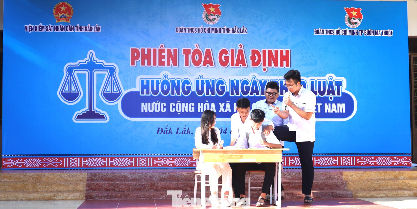 Phiên toà giả định là cách làm mới nâng cao hiểu biết pháp luật cho đoàn viên thanh niên, đặc biệt là học sinh