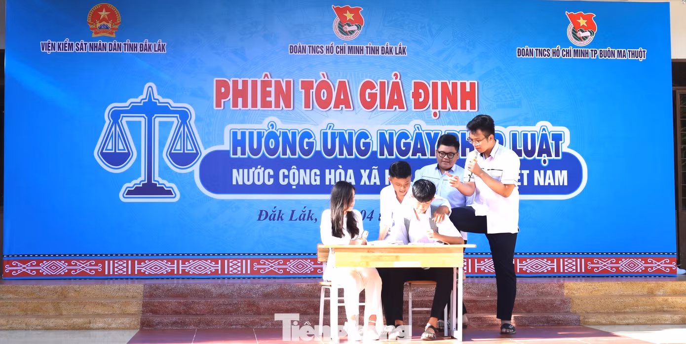 Phiên toà giả định là cách làm mới nâng cao hiểu biết pháp luật cho đoàn viên thanh niên, đặc biệt là học sinh
