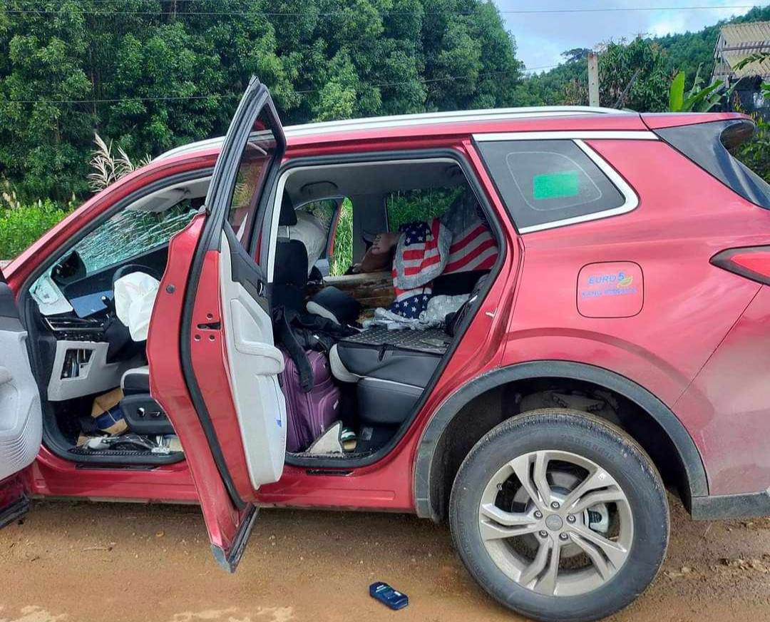 Xe ô tô tại hiện trường vụ tai nạn