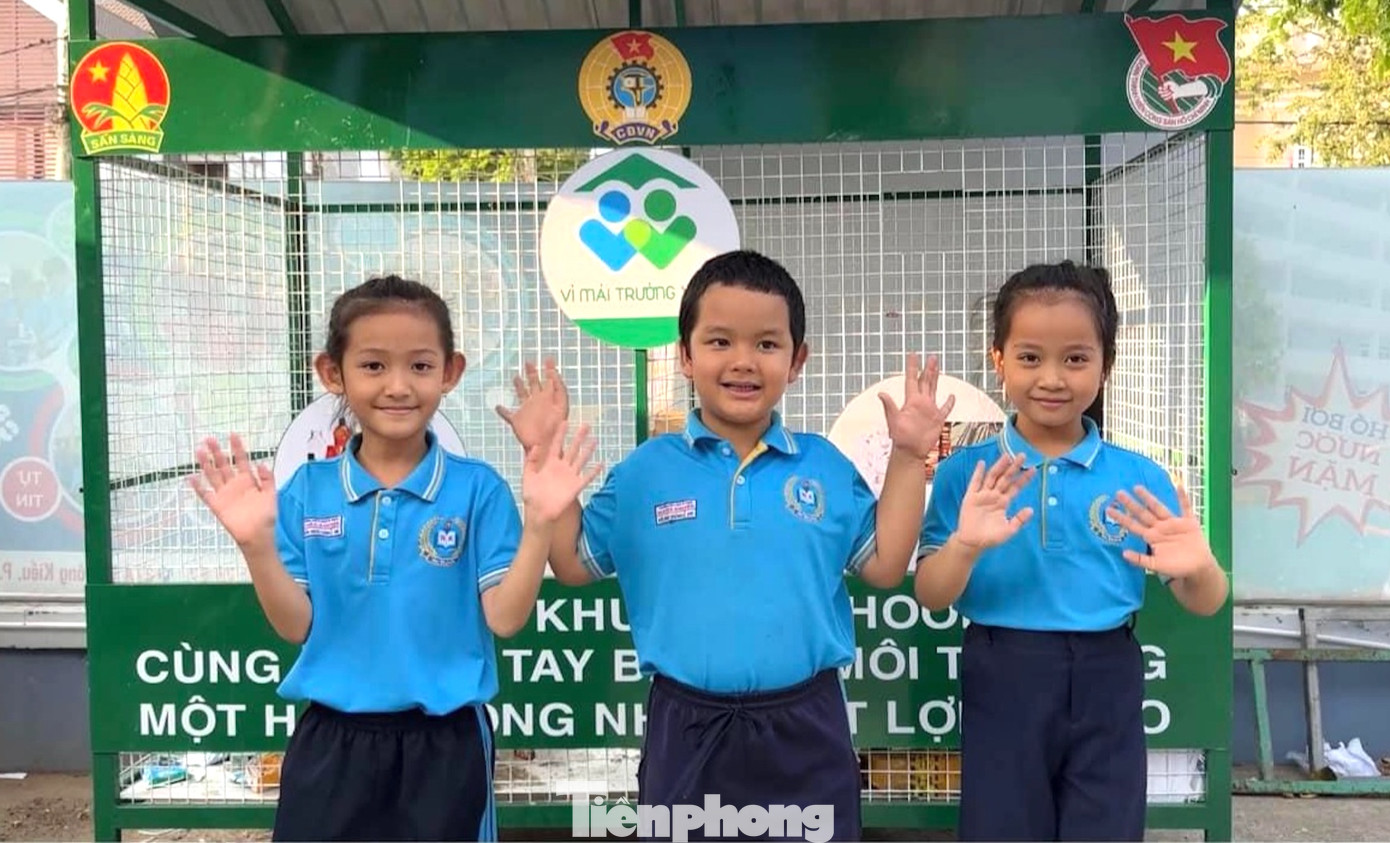 Mô hình nhà tái chế hình thành cho học sinh ý thức bảo vệ môi trường xanh Mô hình nhà tái chế hình thành cho học sinh ý thức bảo vệ môi trường xanh