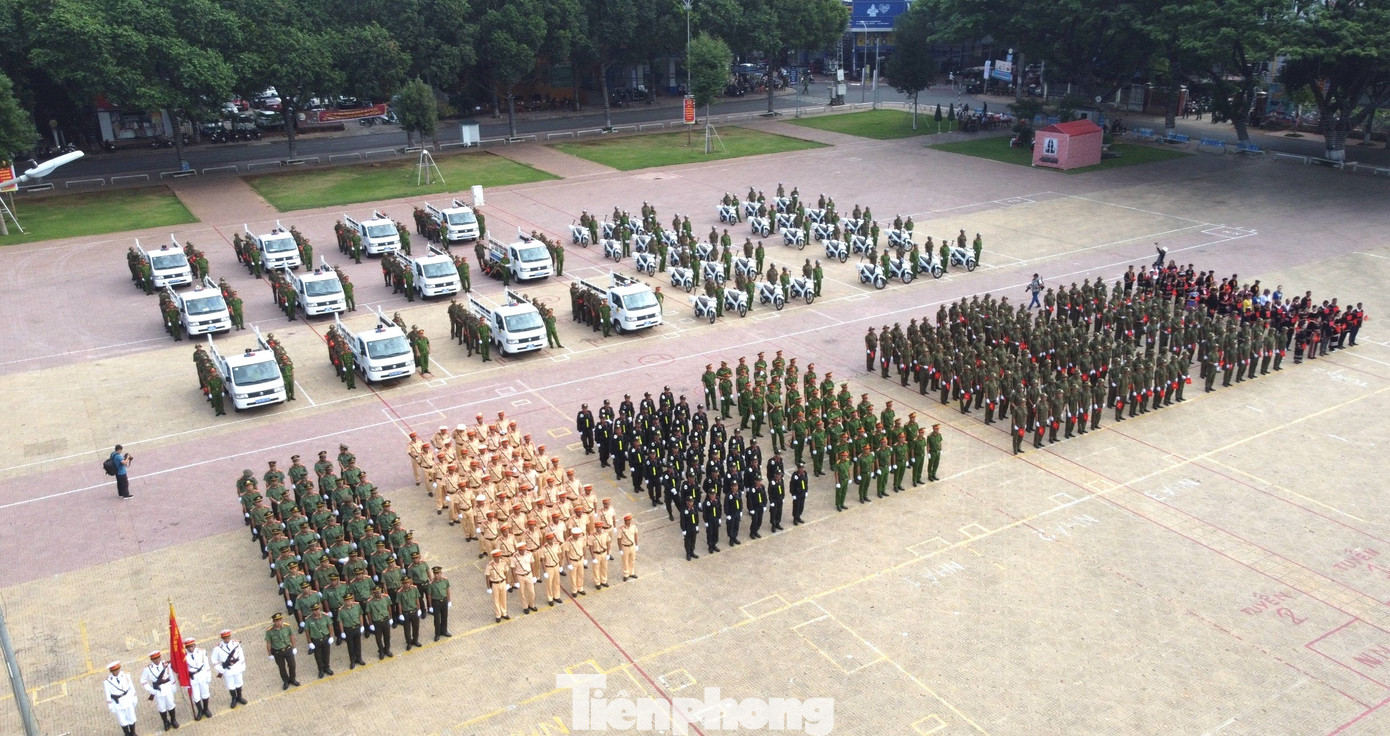 Về phía tỉnh Đắk Lắk có ông Nguyễn Đình Trung, Ủy viên Ban chấp hành Trung ương Đảng, Bí thư tỉnh uỷ Đắk Lắk cùng các lãnh đạo sở, ban ngành, công an tỉnh. Hơn 800 thành viên tham gia lực lượng bảo vệ an ninh, trật tự ở cơ sở tham dự. Tỉnh Đắk Lắk là 1 trong 12 tỉnh được Bộ Công an lựa chọn làm điểm lễ ra mắt. Trên địa bàn tỉnh Đắk Lắk có 2.199 Tổ bảo vệ ANTT với số lượng thành viên trên 9.000 người.