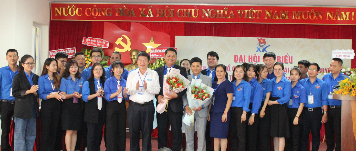 Ban chấp hành ra mắt