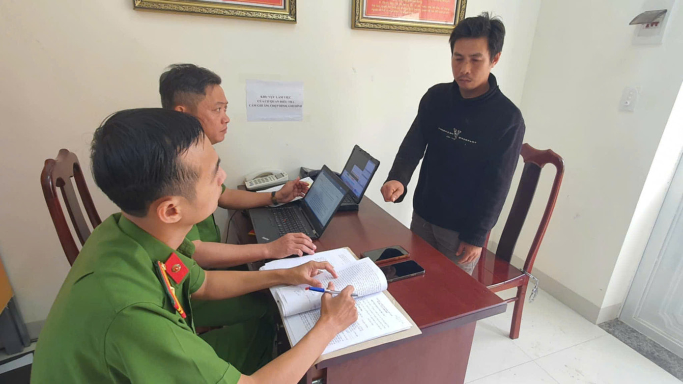 Đối tượng Trần Quang Thạnh tại cơ quan công an Đối tượng Trần Quang Thạnh tại cơ quan công an