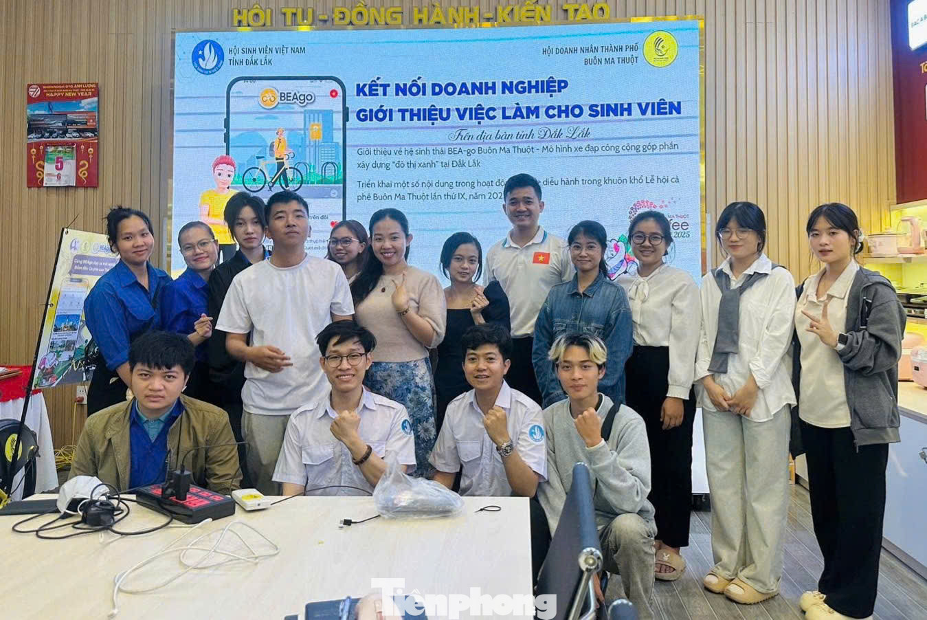 Nhằm góp phần nâng cao chất lượng nguồn nhân lực trẻ, tạo điều kiện để sinh viên trên địa bàn tỉnh Đắk Lắk tiếp cận với môi trường làm việc thực tế và xây dựng định hướng nghề nghiệp rõ ràng, Hội Sinh viên Việt Nam tỉnh Đắk Lắk đã triển khai chuỗi hoạt động “Tham quan doanh nghiệp – Kết nối việc làm cho sinh viên”.