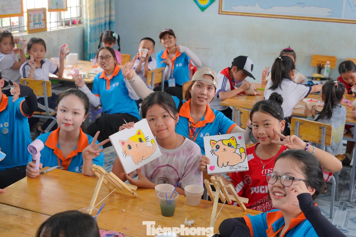 Câu lạc bộ Phát triển sinh viên tỉnh Đắk Lắk cũng mới tổ chức Chương trình tình nguyện Hè yêu thương tỉnh Đắk Lắk năm 2025 - "Nắng 2" tại xã Hòa Sơn, huyện Krông Bông.