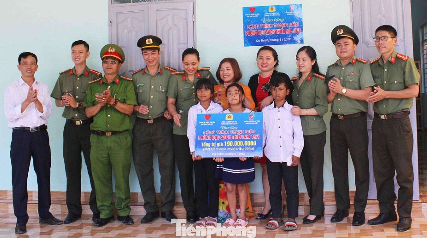 Công trình thanh niên &apos;Phòng đọc sách thiếu nhi 19/8&apos;