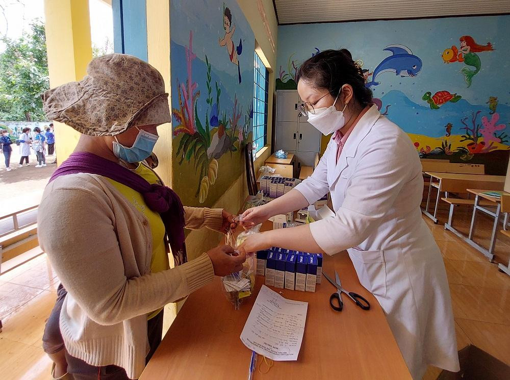 Người dân được tư vấn, cấp phát thuốc miễn phí