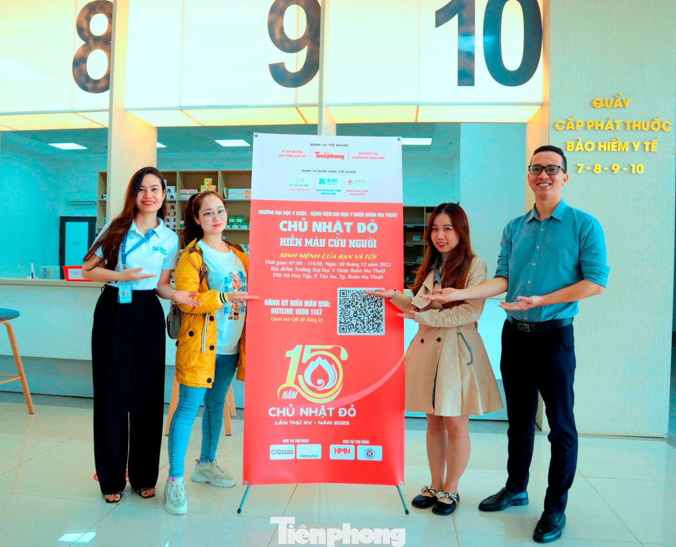 Nhiều tình nguyện viên của bệnh viện hưởng ứng tham gia chương trình Chủ nhật Đỏ Nhiều tình nguyện viên của bệnh viện hưởng ứng tham gia chương trình Chủ nhật Đỏ