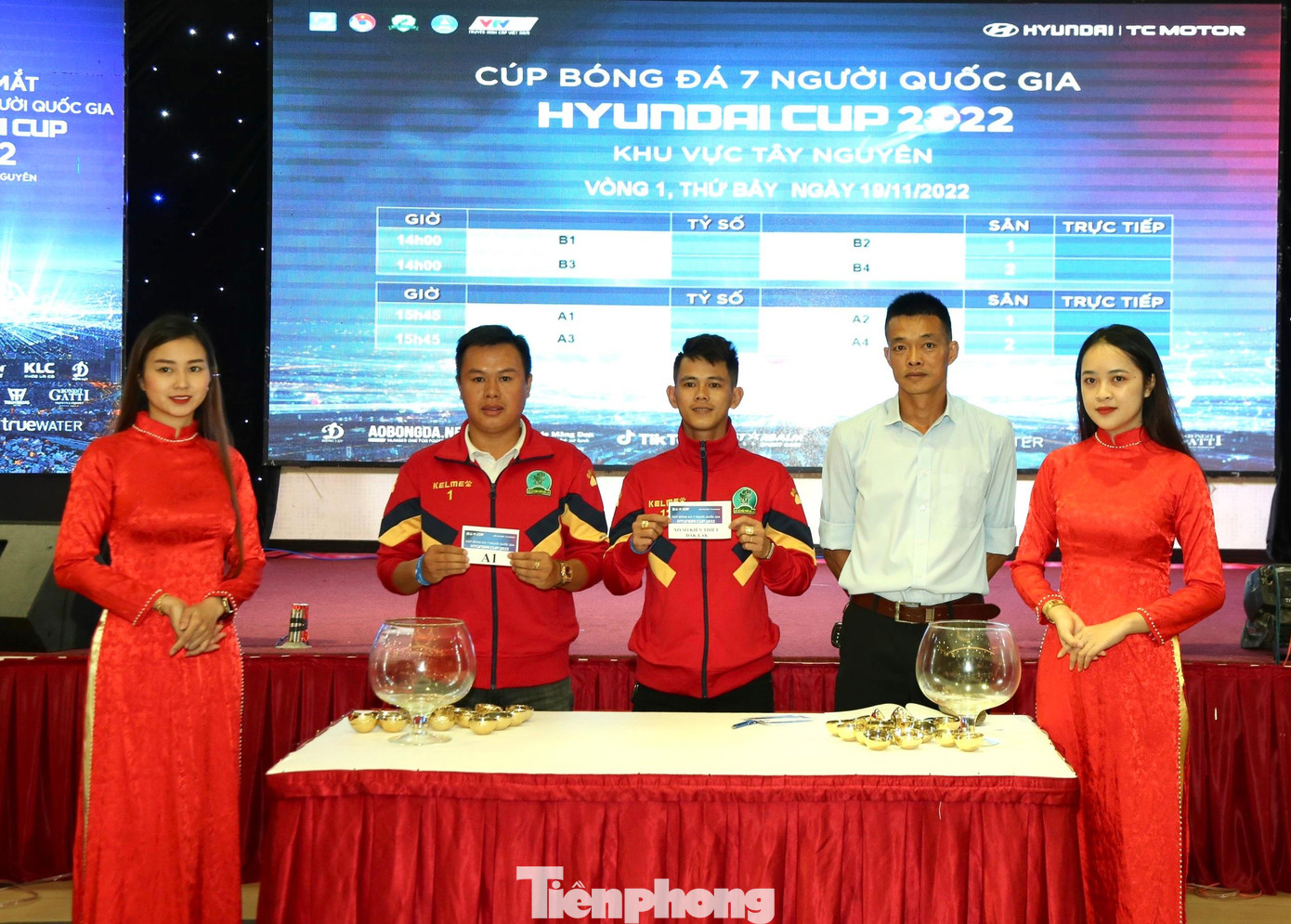 Các đội bóng bốc thăm chia bảng