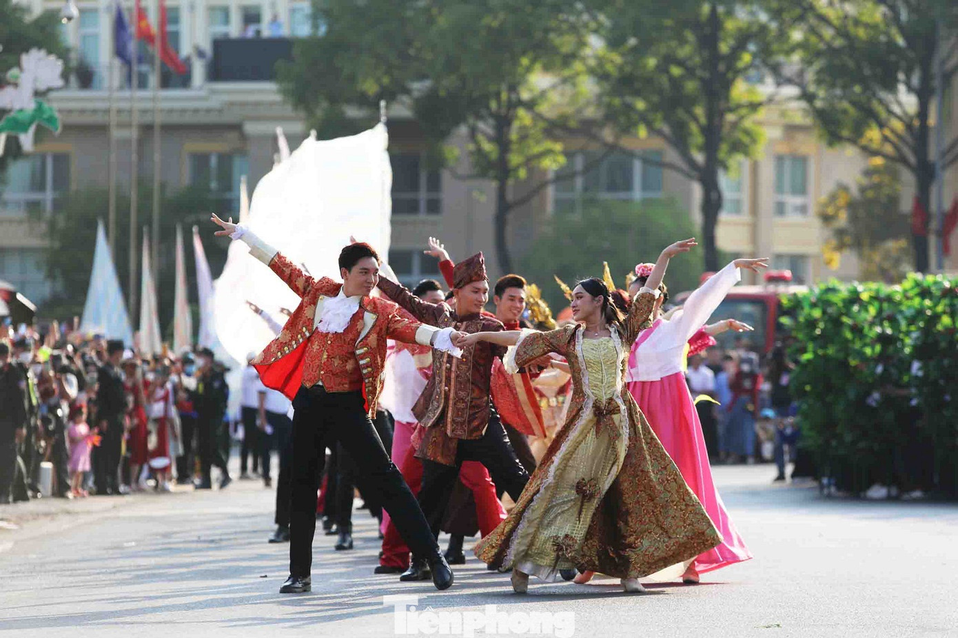 Nhiều tiết mục nghệ thuật đặc sắc.