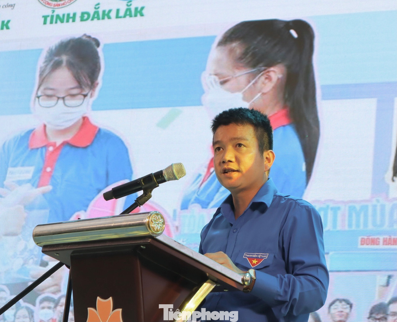 Anh Trần Doãn Tới - Phó Bí thư Tỉnh Đoàn phát biểu tại chương trình