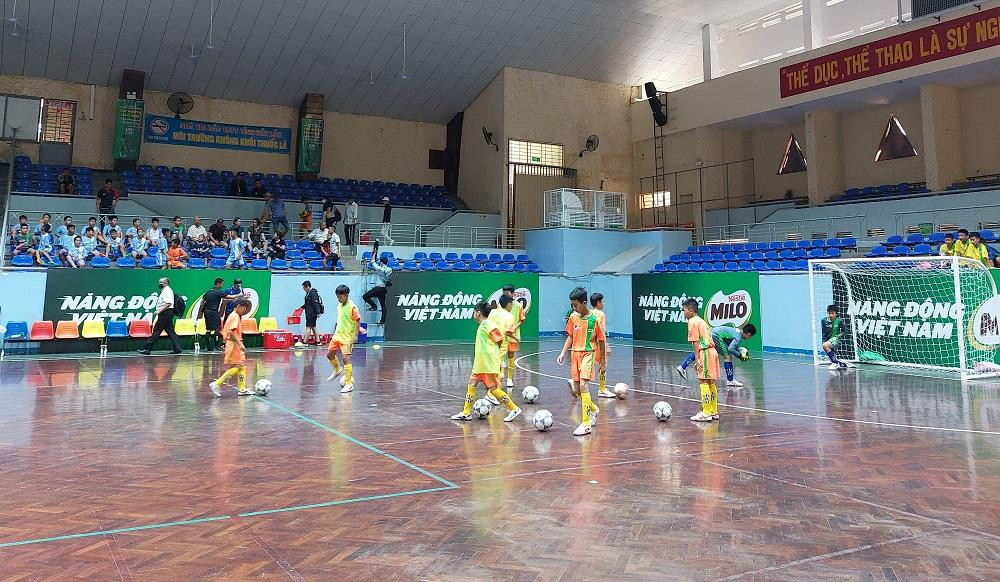 Vận động viên khởi động trước khi thi đấu Vận động viên khởi động trước khi thi đấu