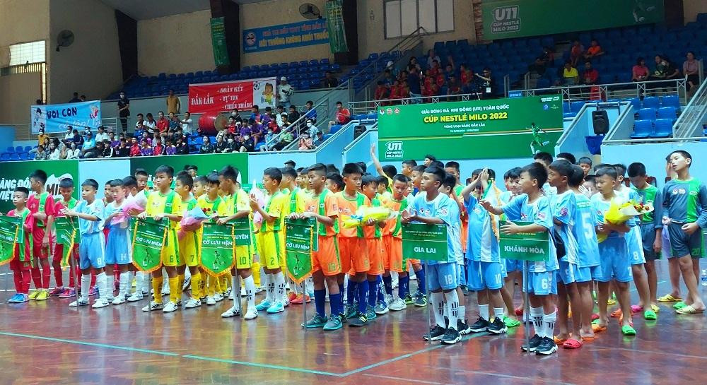 Vòng loại bảng III tại Đắk Lắk có 13 đội tham gia Vòng loại bảng III tại Đắk Lắk có 13 đội tham gia