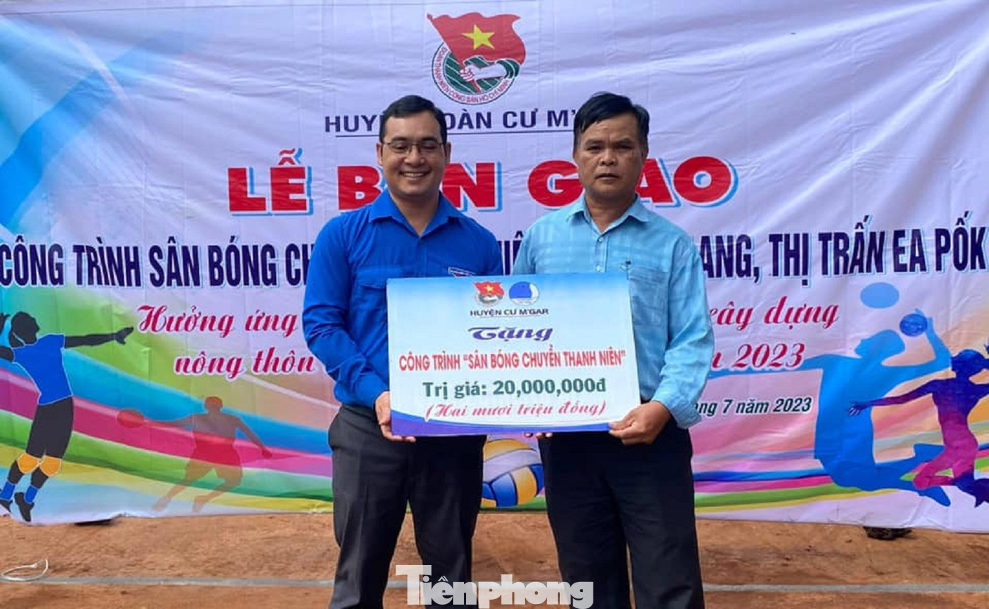 Lễ bàn giao công trình sân bóng chuyền thanh niên