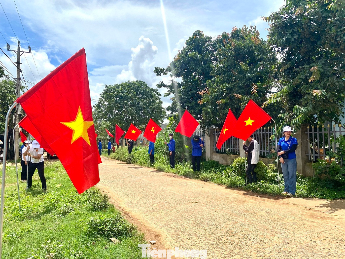 Công trình Đường cờ thanh niên của huyện Lắk