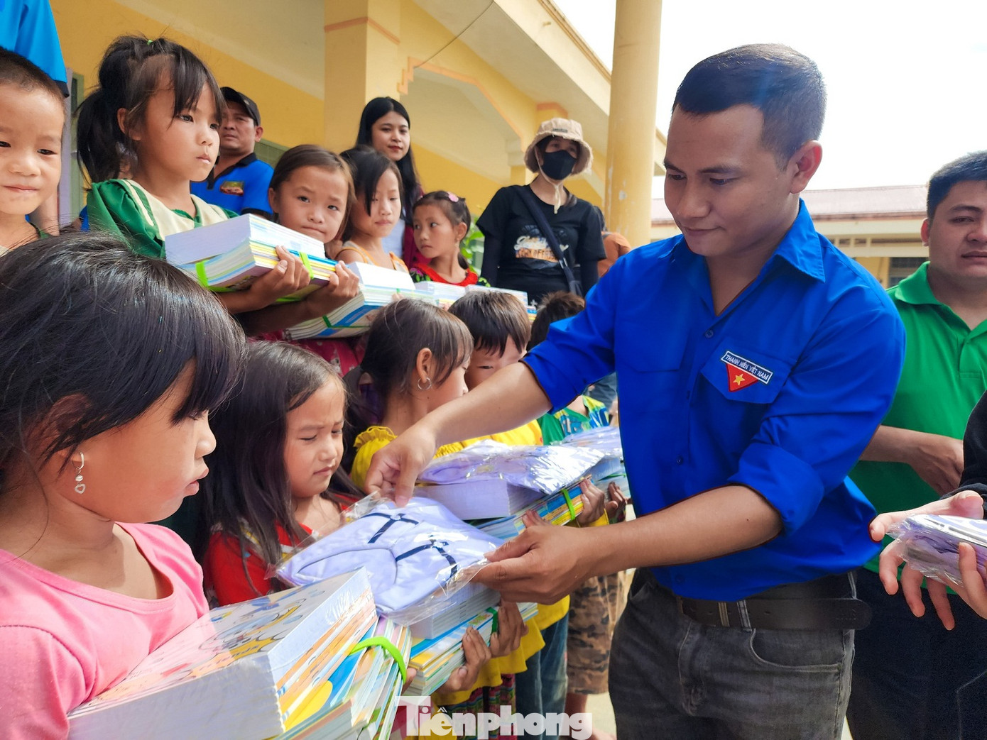 Trong những năm qua, nhóm đã vận động các nhà hảo tâm hỗ trợ kinh phí tổ chức nhiều chương trình tình nguyện vì an sinh xã hội tại các xã vùng sâu, vùng xa tỉnh Đắk Lắk và Đắk Nông. Trong những năm qua, nhóm đã vận động các nhà hảo tâm hỗ trợ kinh phí tổ chức nhiều chương trình tình nguyện vì an sinh xã hội tại các xã vùng sâu, vùng xa tỉnh Đắk Lắk và Đắk Nông.