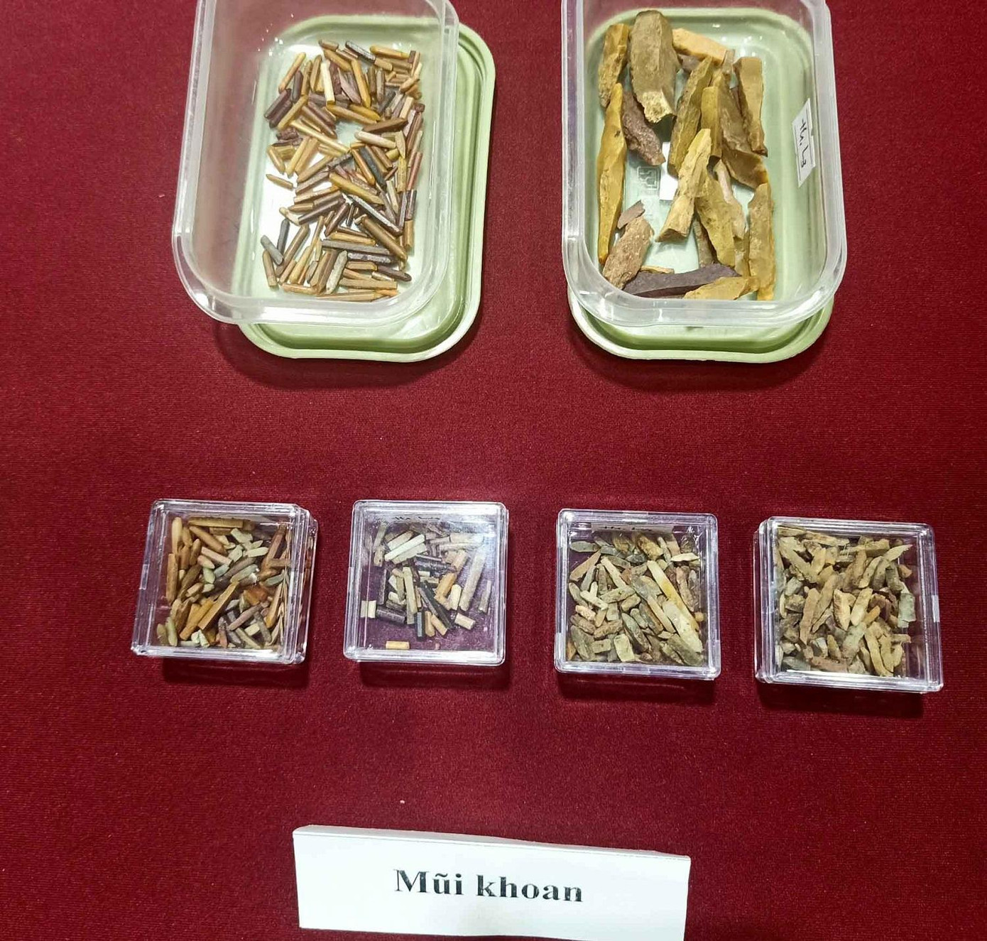 Lần thu thập thứ 2, thu thập hơn 1.000 mũi khoan đá các loại