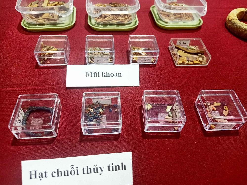 Các hiện vật khai quật được ở di chỉ Thác Hai