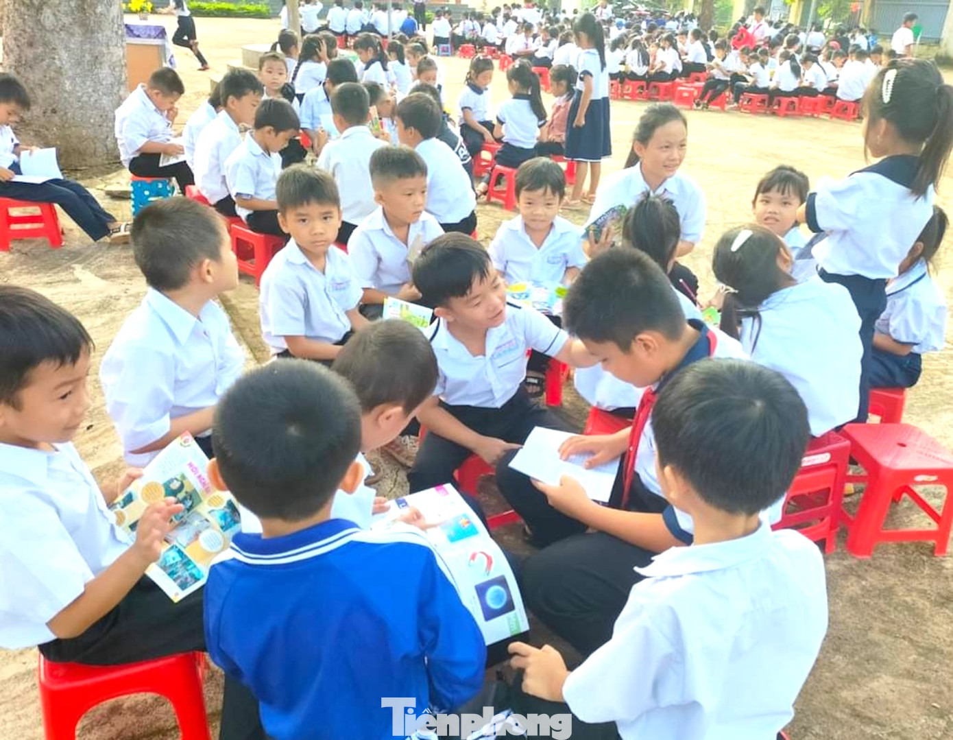 Phong trào “Đọc và làm theo báo Đội” được triển khai tại các liên đội trên địa bàn huyện Phong trào “Đọc và làm theo báo Đội” được triển khai tại các liên đội trên địa bàn huyện