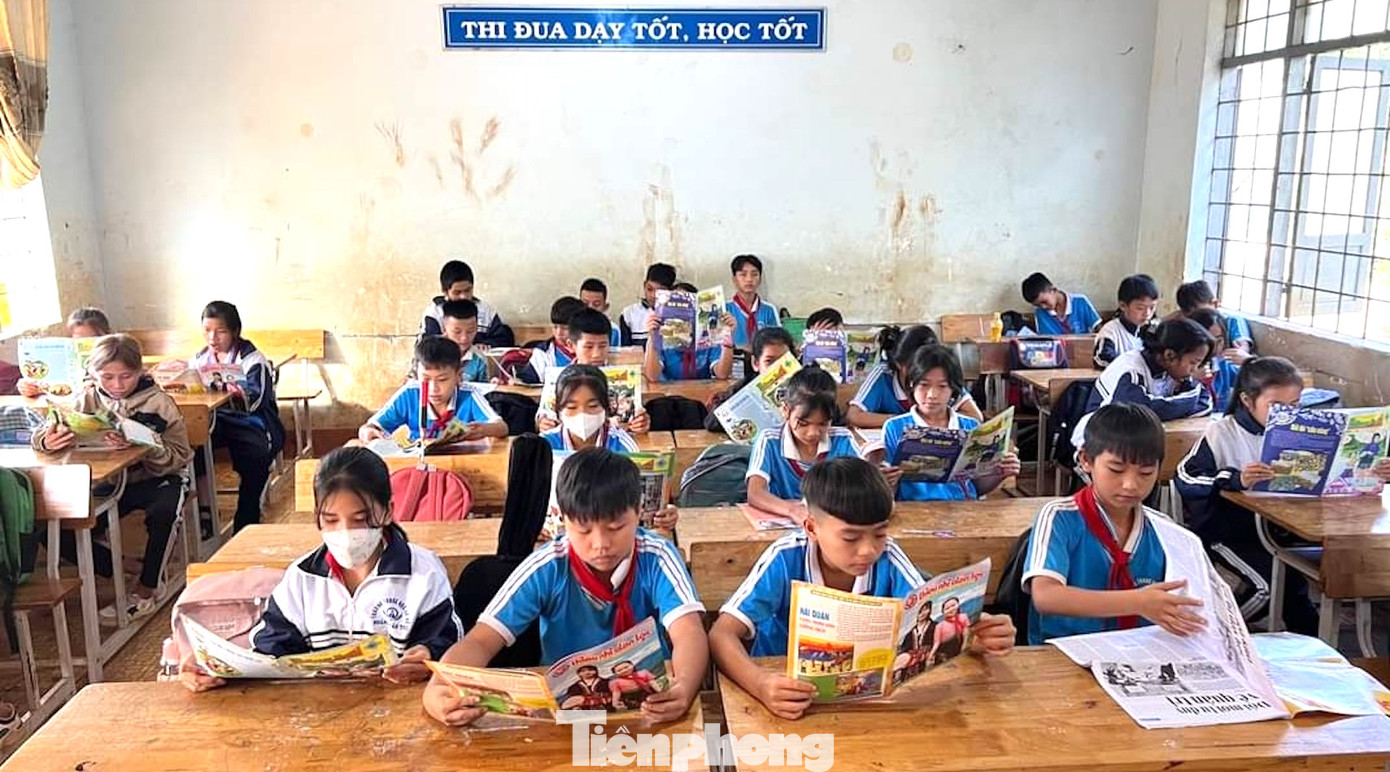 Các em sẽ đọc báo thông qua các buổi sinh hoạt, giờ ra chơi... Các em sẽ đọc báo thông qua các buổi sinh hoạt, giờ ra chơi...