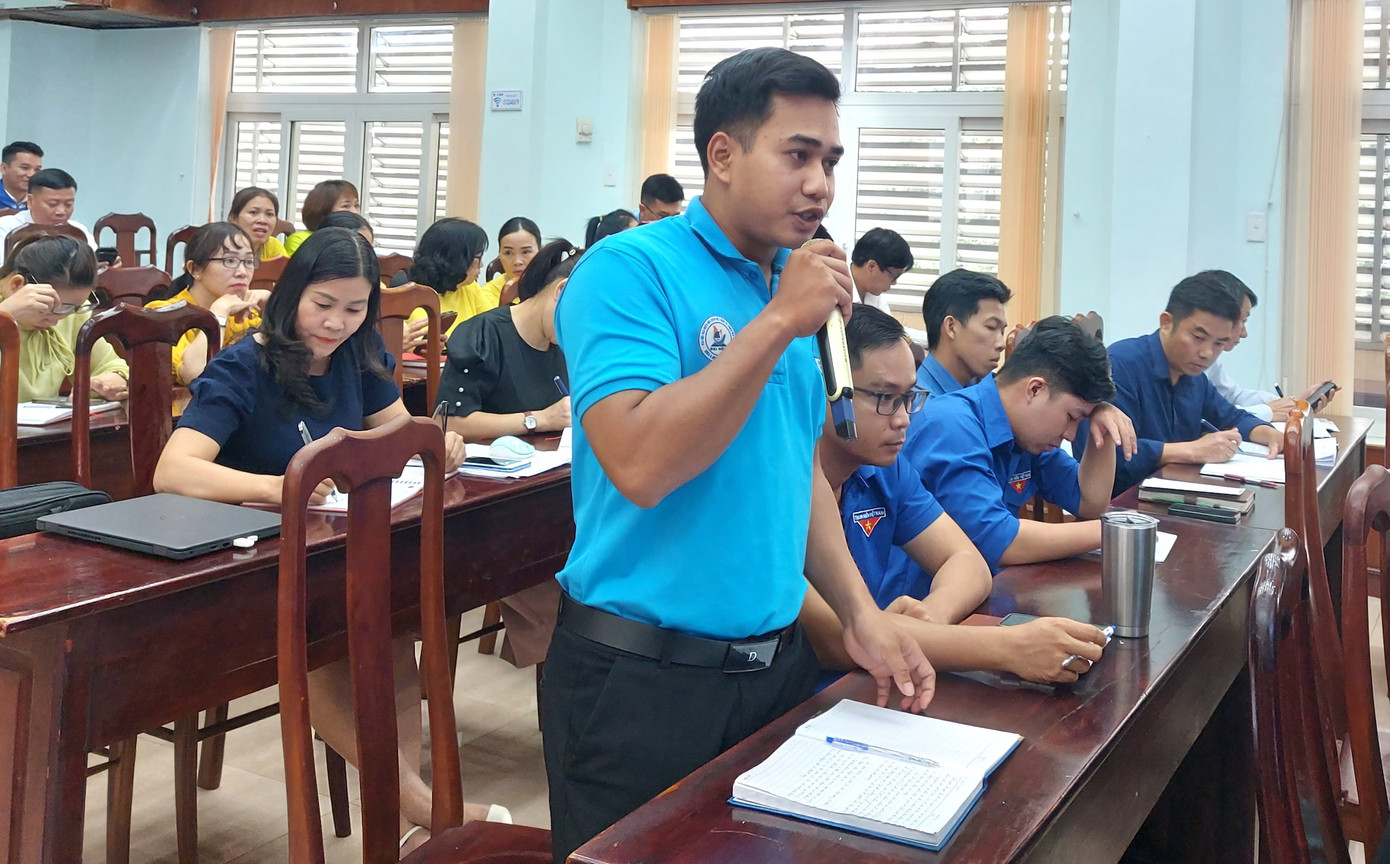 Nhiều ý kiến được thanh niên nêu tại buổi đối thoại