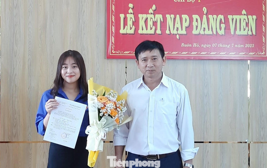 Đảng viên trẻ Hoàng Thị Luyến Đảng viên trẻ Hoàng Thị Luyến