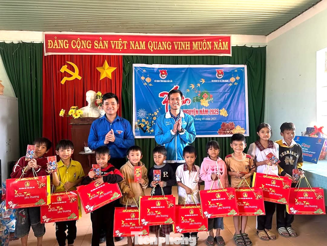 Chương trình “Xuân tình nguyện” năm 2025 tại Làng Thanh niên lập nghiệp huyện Ea Súp.