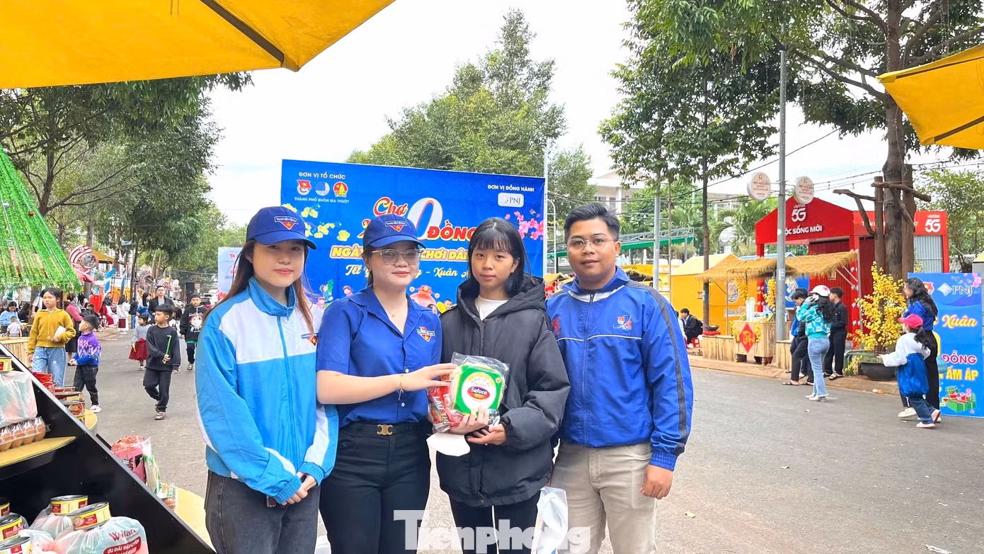 Thành Đoàn Buôn Ma Thuột tổ chức gian chợ xuân 0 đồng.