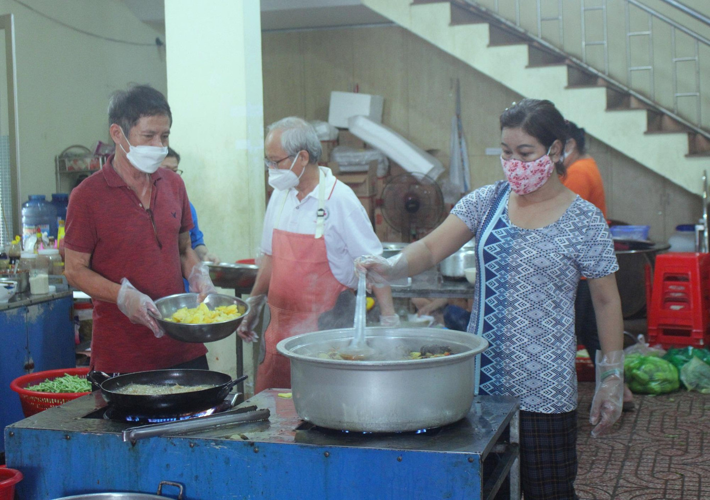 Bếp ăn luôn đầm ấm vui vẻ Bếp ăn luôn đầm ấm vui vẻ