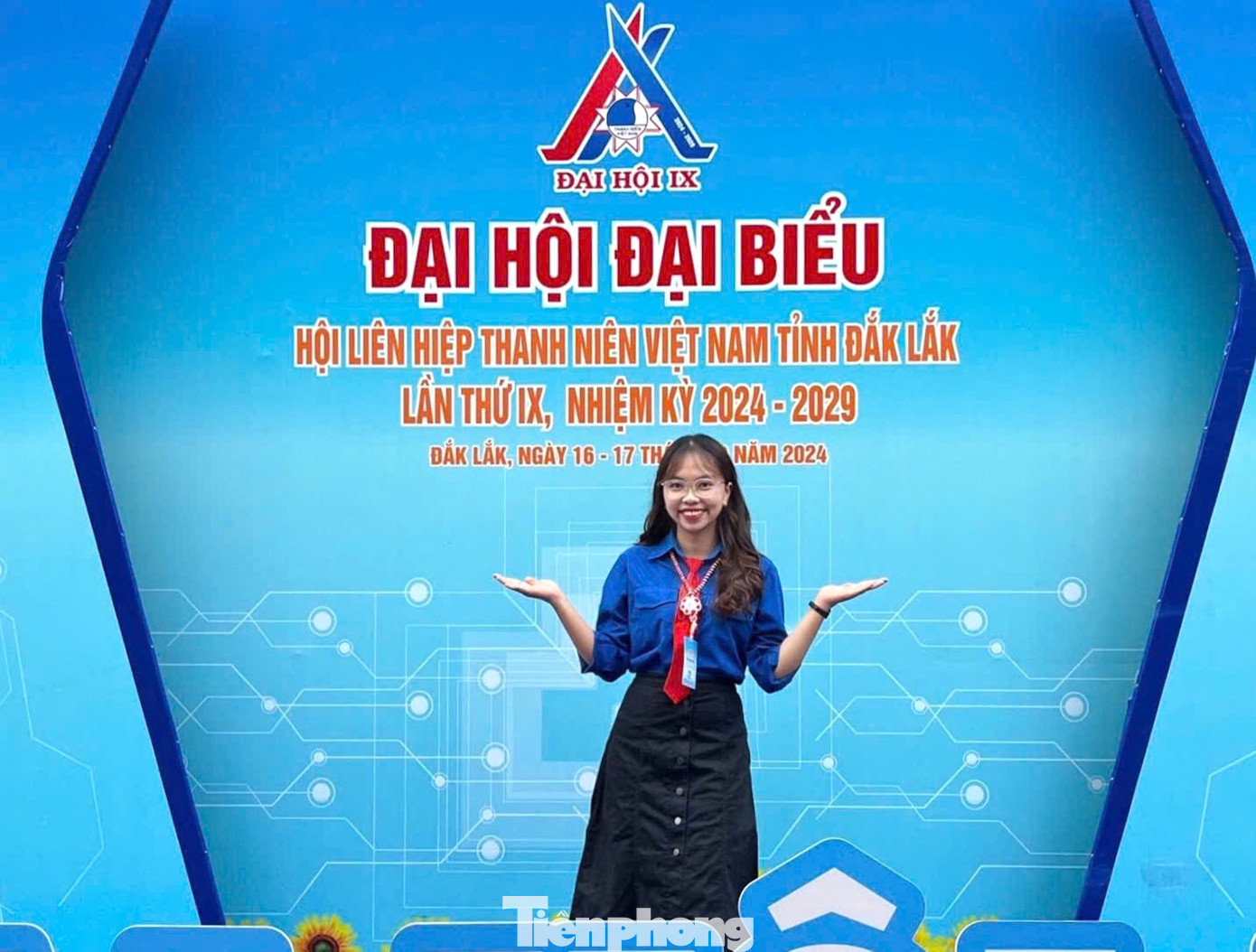 Thời gian qua, cô bạn luôn tích cực tham gia hoạt động Đoàn - Hội. Huyền Trân đã phối hợp tổ chức, tham gia các chương trình tình nguyện như: Tiếp sức mùa thi, Mùa hè xanh, hiến máu nhân đạo, các hoạt động thiện nguyện nhằm gây quỹ và tặng quà cho thiếu nhi và các gia đình có hoàn cảnh khó khăn trên địa bàn tỉnh.