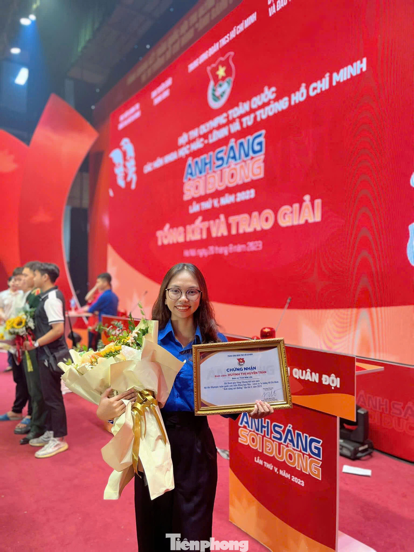 Huyền Trân giành được nhiều giải thưởng tại các hội thi như: Top 10 thí sinh tham gia Vòng chung kết toàn quốc Hội thi Olympic toàn quốc các môn Khoa học Mác - Lênin và Tư tưởng Hồ Chí Minh "Ánh sáng soi đường" lần thứ V năm 2023; 2 năm liên tiếp (năm 2023 và 2024) được tặng bằng khen “Đạt giải Ba - Bảng sinh viên Hội thi Olympic Tiếng Anh học sinh, sinh viên tỉnh Đắk Lắk”;...