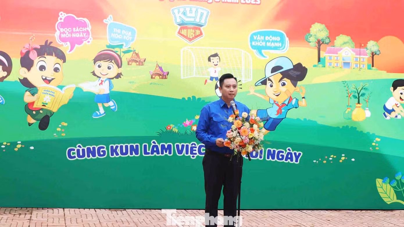Anh Lê Anh Quân - Phó Chủ tịch Hội đồng Đội Trung ương, Chủ tịch Hội đồng Huấn luyện Trung ương phát biểu tại ngày hội