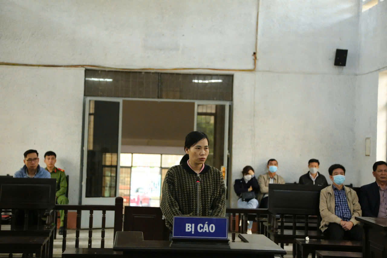 Bị cáo Nguyễn Thị Huyền tại phiên toà