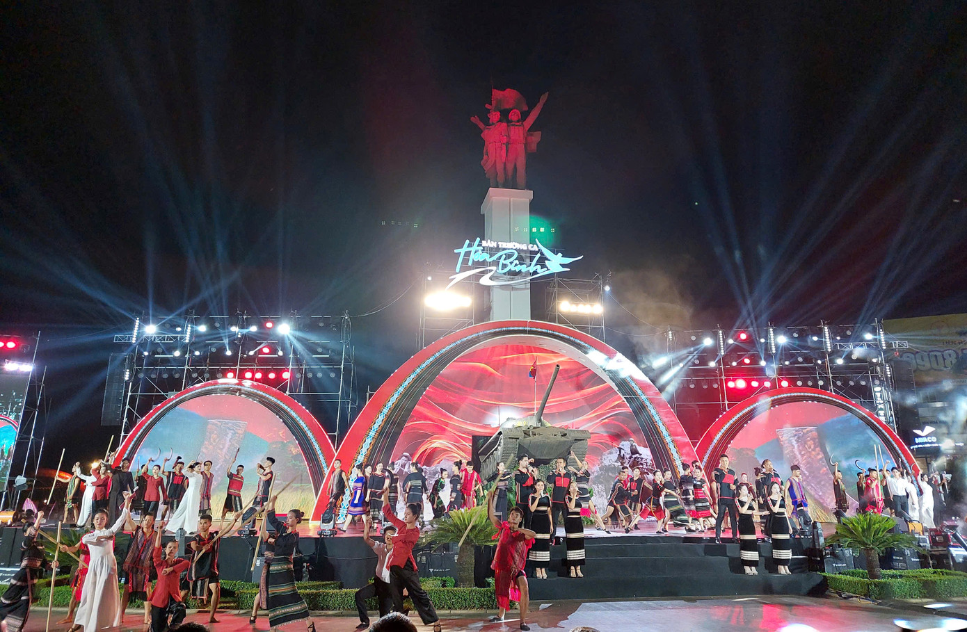 Điểm cầu tỉnh Đắk Lắk được tổ chức tại Tượng đài Chiến thắng Buôn Ma Thuột. Điểm cầu tỉnh Đắk Lắk được tổ chức tại Tượng đài Chiến thắng Buôn Ma Thuột.