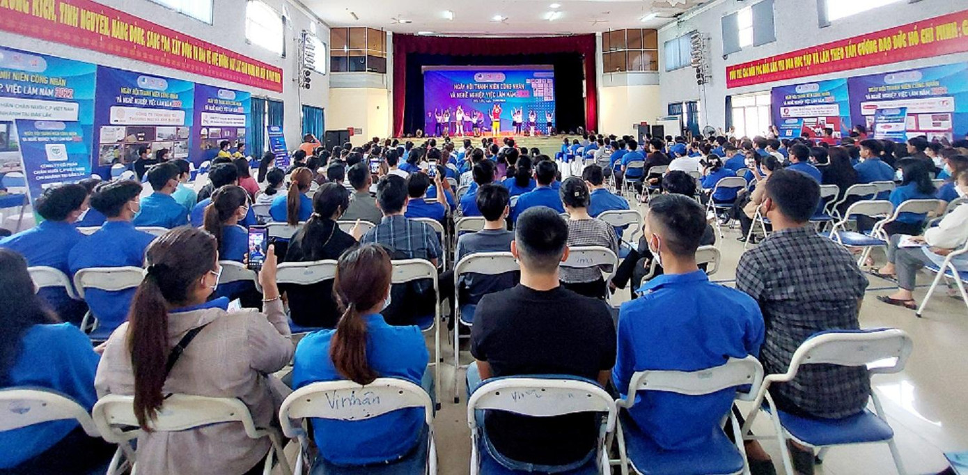 Hơn 1.000 thanh niên tham gia ngày hội Thanh niên công nhân và việc làm, nghề nghiệp Hơn 1.000 thanh niên tham gia ngày hội Thanh niên công nhân và việc làm, nghề nghiệp