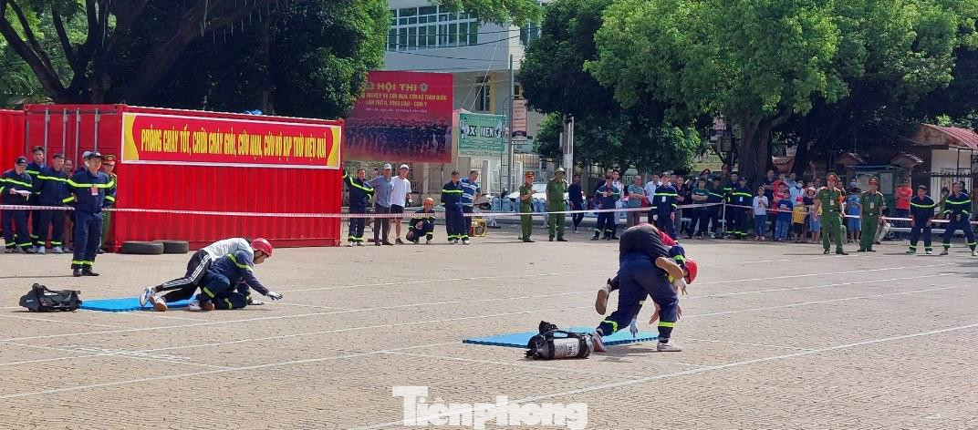 Môn thi 100m vượt chướng ngại vật cứu nạn cứu hộ Môn thi 100m vượt chướng ngại vật cứu nạn cứu hộ