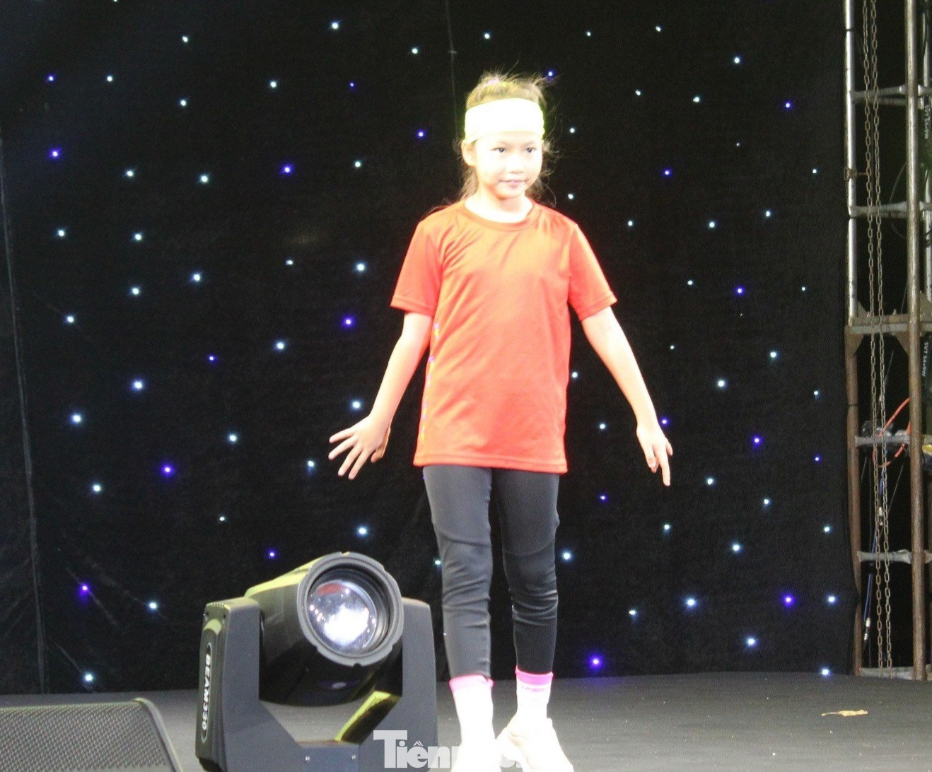 Thy Ca tại đêm chung kết cuộc thi diễn ra ở TP Buôn Ma Thuột