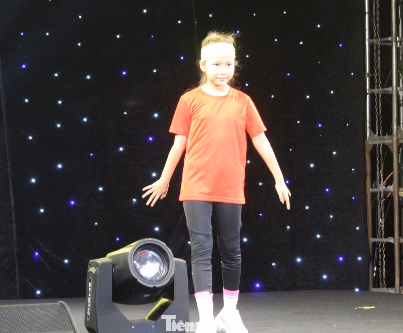 Thy Ca tại đêm chung kết cuộc thi diễn ra ở TP Buôn Ma Thuột