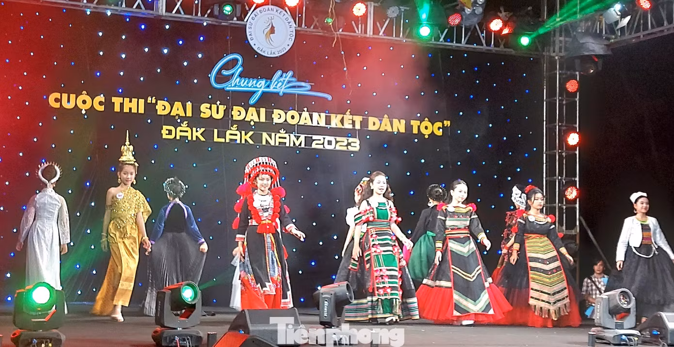 Các thí sinh tham gia vòng chung kết cuộc thi