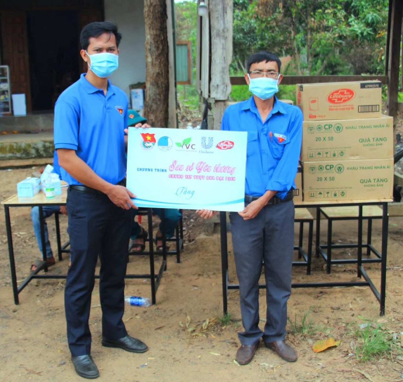 Phó Bí thư thường trực tỉnh đoàn, Y Lê Pas Tơ thăm chốt phòng chống dịch huyện Ea H'leo Phó Bí thư thường trực tỉnh đoàn, Y Lê Pas Tơ thăm chốt phòng chống dịch huyện Ea H'leo