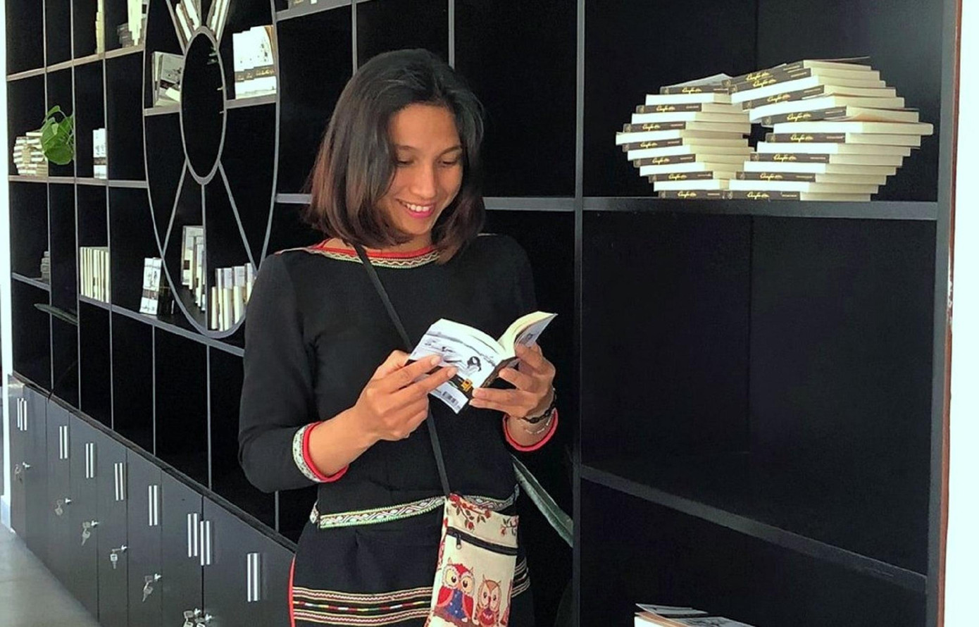 H'Tit được bố mẹ nuôi dưỡng tình yêu văn hóa từ nhỏ H'Tit được bố mẹ nuôi dưỡng tình yêu văn hóa từ nhỏ