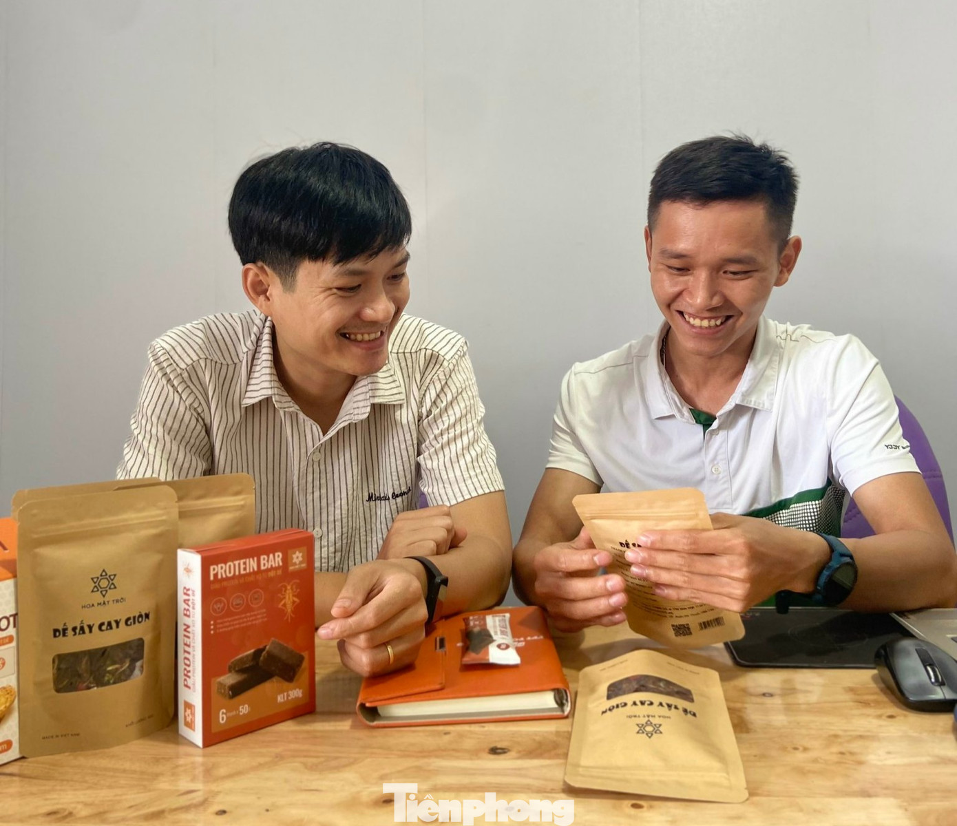 Dự án “Chăn nuôi dế mèn và các sản phẩm từ dế” của anh Đặng Đình Luân được tham gia vòng chung kết Dự án khởi nghiệp thanh niên nông thôn