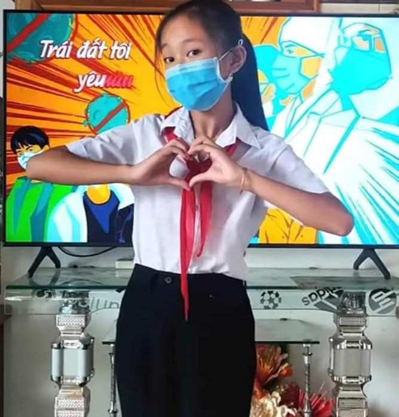 Các em thiếu nhi thực hiện vũ điệu đánh bay COVID-19 Các em thiếu nhi thực hiện vũ điệu đánh bay COVID-19