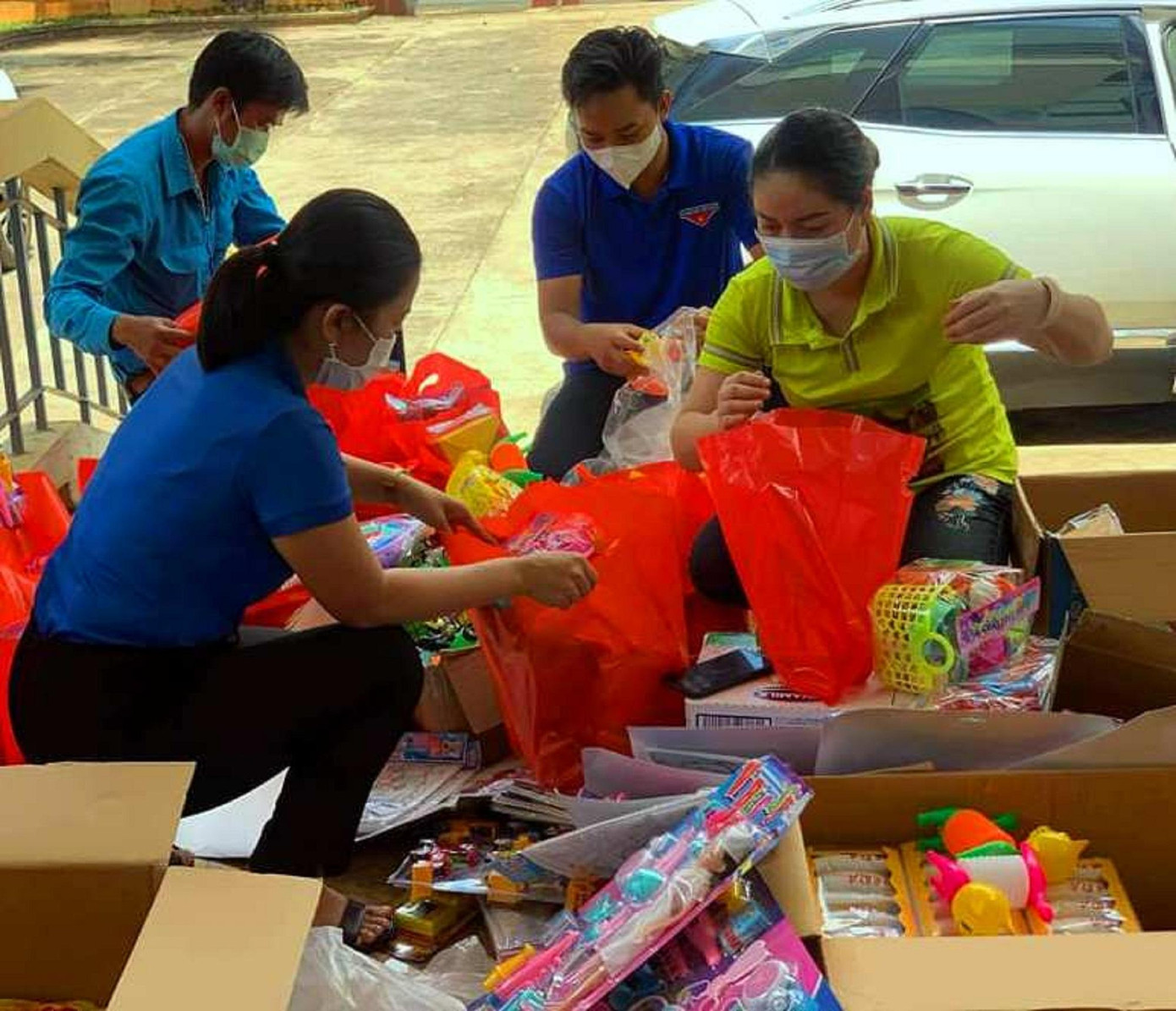 Đồ chơi được huyện đoàn Cư M'gar vận động hỗ trợ cho các em thiếu nhi đang cách ly Đồ chơi được huyện đoàn Cư M'gar vận động hỗ trợ cho các em thiếu nhi đang cách ly