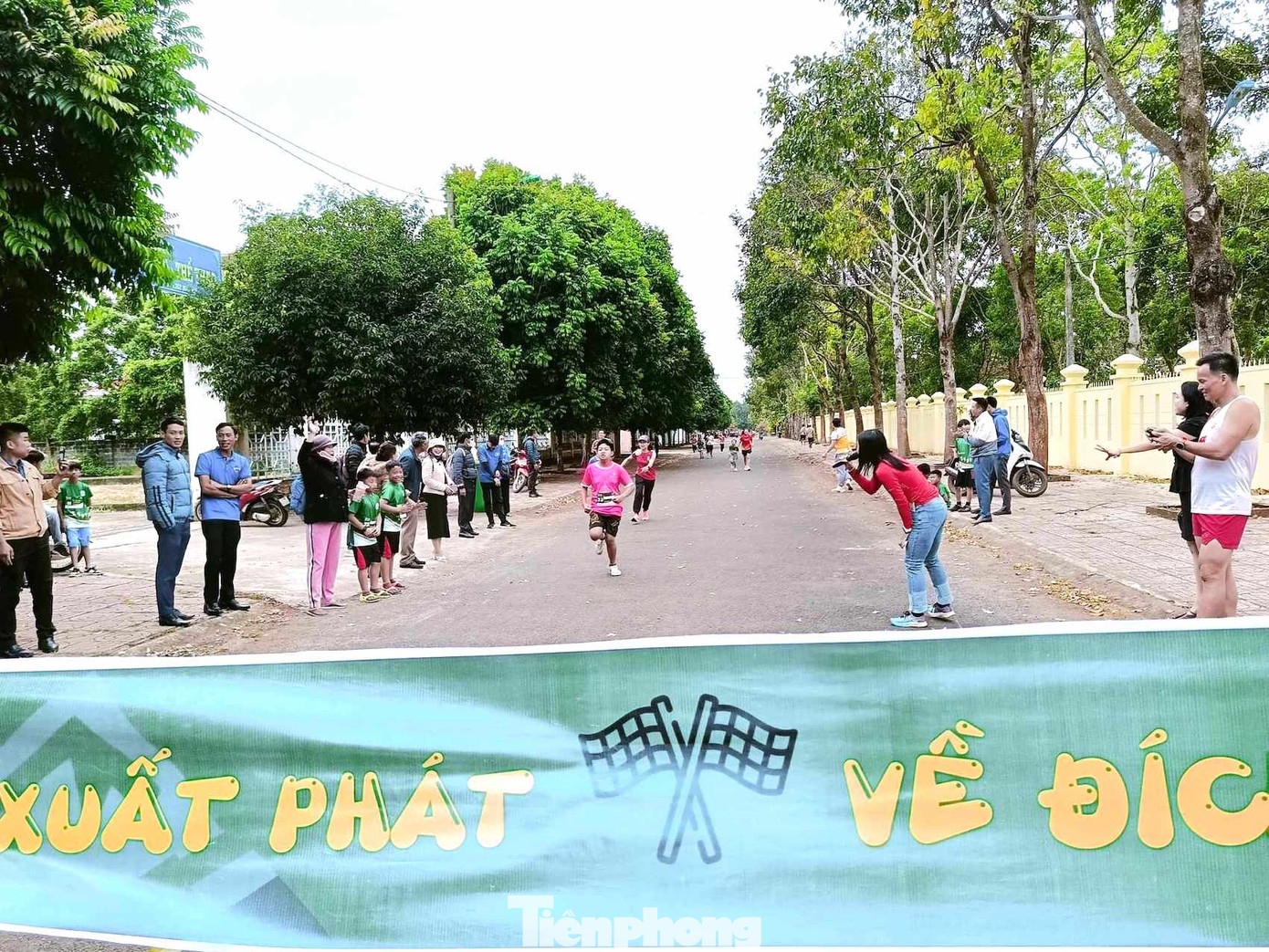 Đường chạy được tổ chức tương tự các giải chạy bộ phong trào hiện nay Đường chạy được tổ chức tương tự các giải chạy bộ phong trào hiện nay