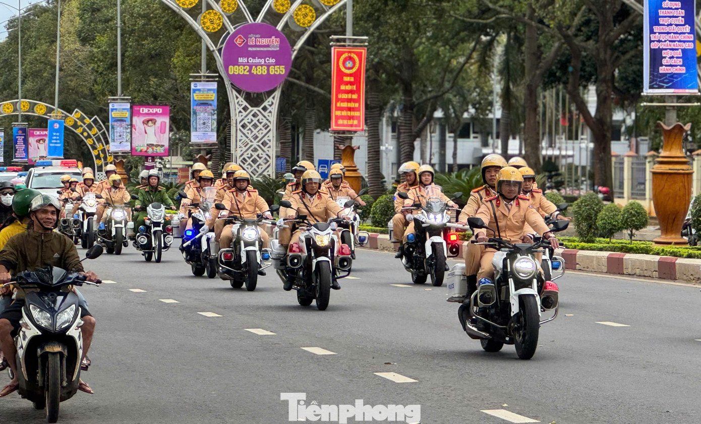 Trong đợt cao điểm, Công an tỉnh Đắk Lắk tăng cường công tác đảm bảo an toàn giao thông trong lứa tuổi học sinh; kiên quyết không để xảy ra đua xe trái phép; xử lý nghiêm vi phạm tốc độ, nồng độ cồn.