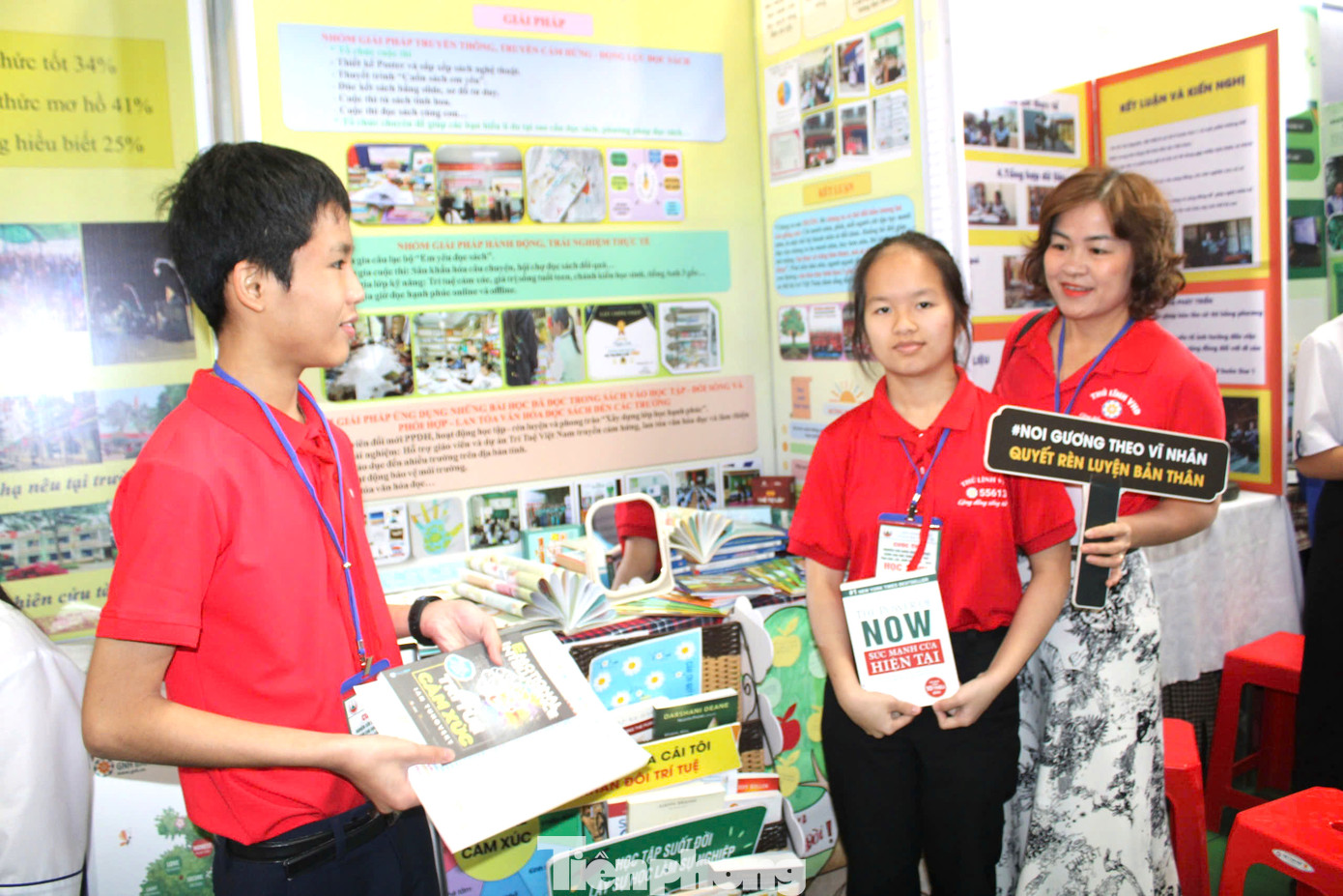 Nhóm của An lan tỏa tình yêu sách đến học sinh các trường Nhóm của An lan tỏa tình yêu sách đến học sinh các trường