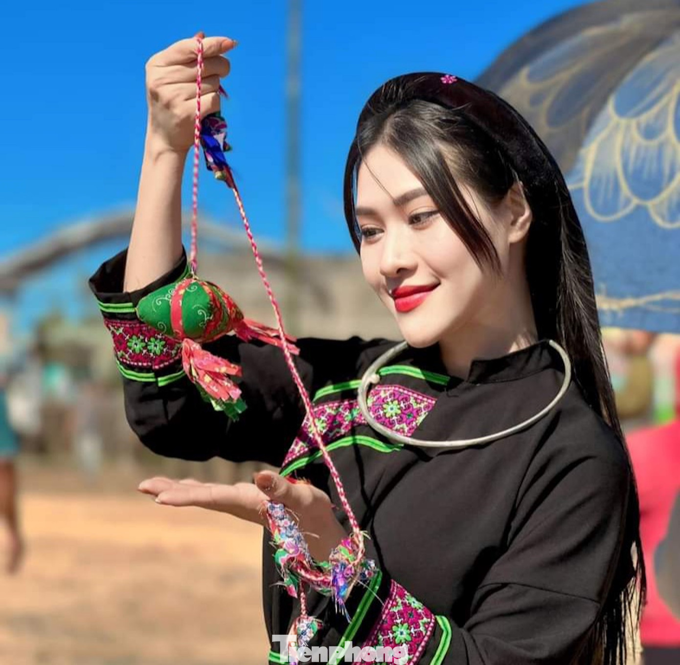 Qua các chương trình tại lễ hội, góp phần giúp bà con cùng nhau gìn giữ bảo tồn và phát huy các giá trị văn hóa truyền thống đặc sắc trong cuộc sống đương đại.