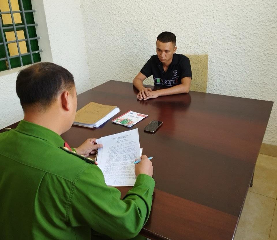 Bùi Đức Mạnh tại cơ quan Công an. Ảnh: CA Bùi Đức Mạnh tại cơ quan Công an. Ảnh: CA