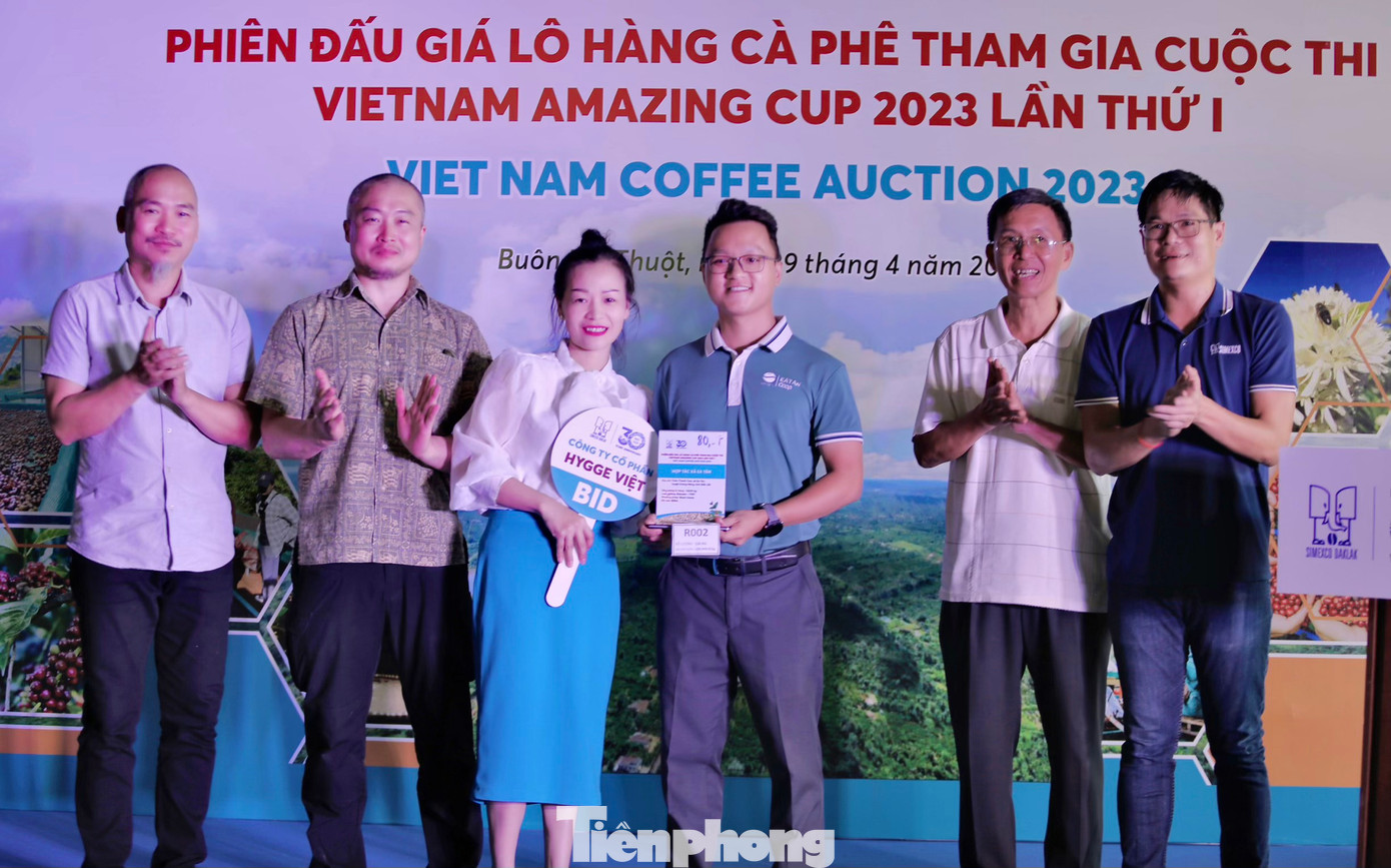 Đơn vị đấu giá thành công các mẫu sản phẩm.